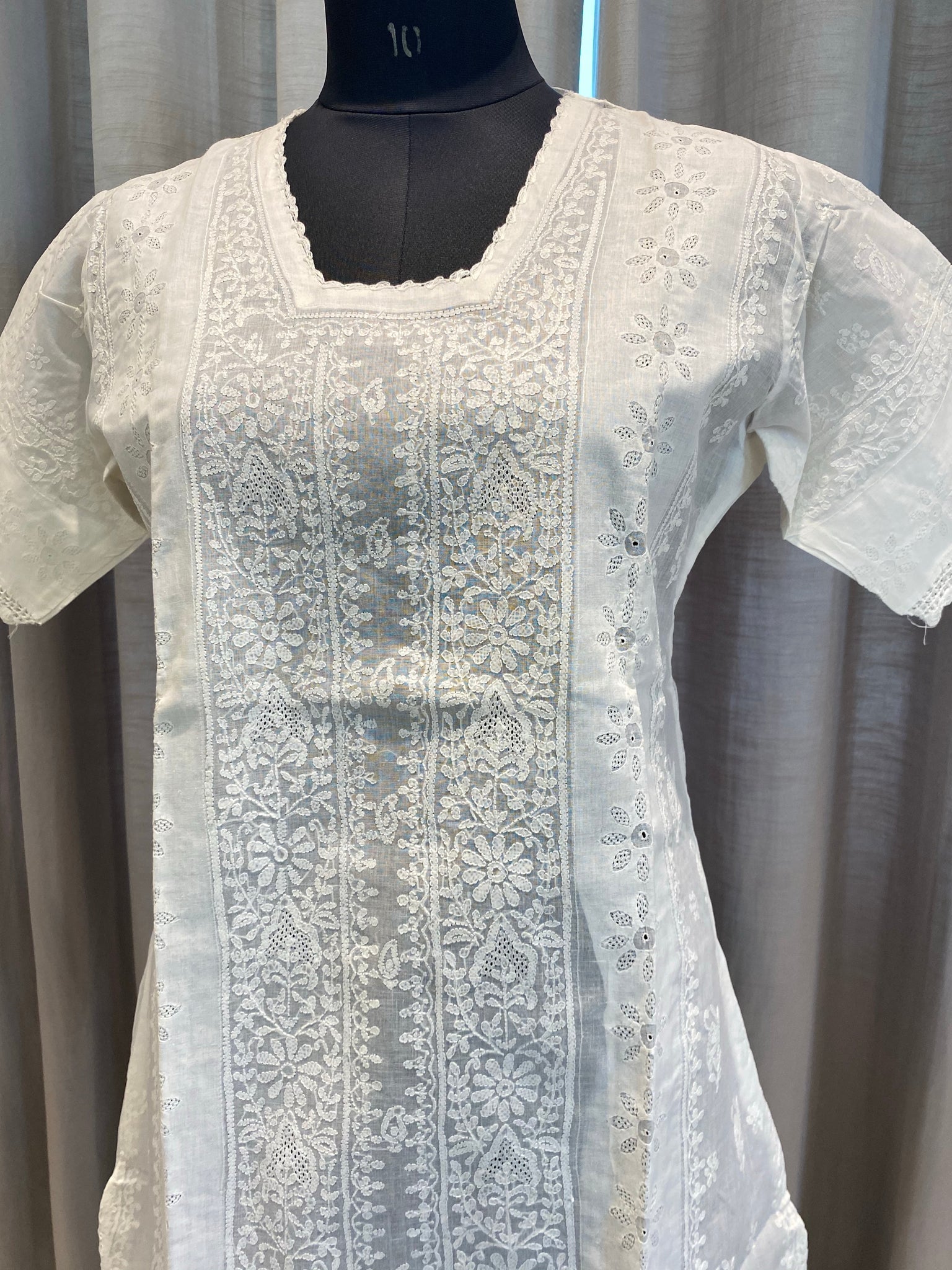 Veersons Chikankari Hand-Embroidered White Cotton Kurta with Lace Borders - Veersons-Chikankari Studio